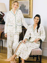 Load image into Gallery viewer, Acorn Print Classic Robe
